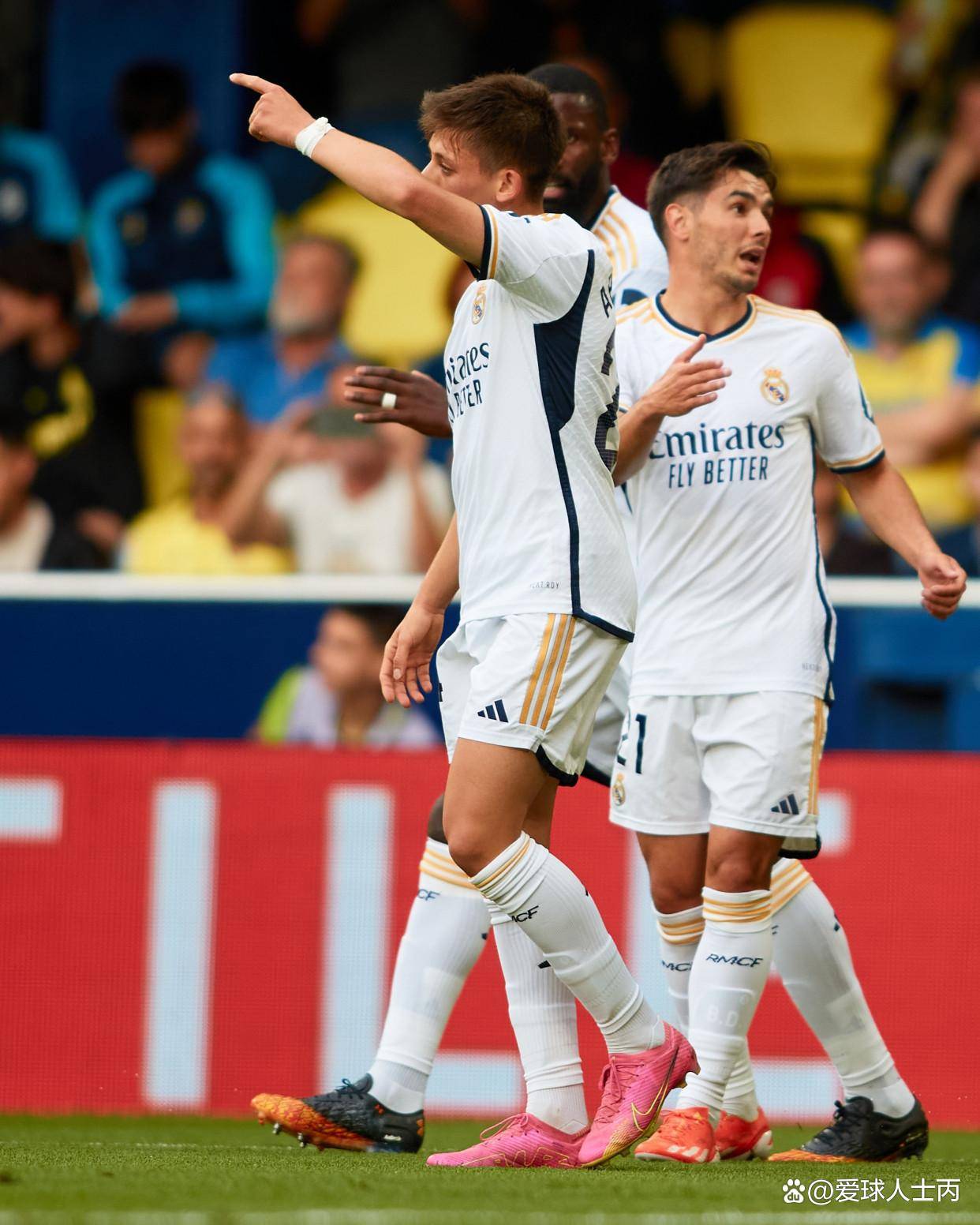 爱游戏app-本赛季阿森纳对曼城两回合